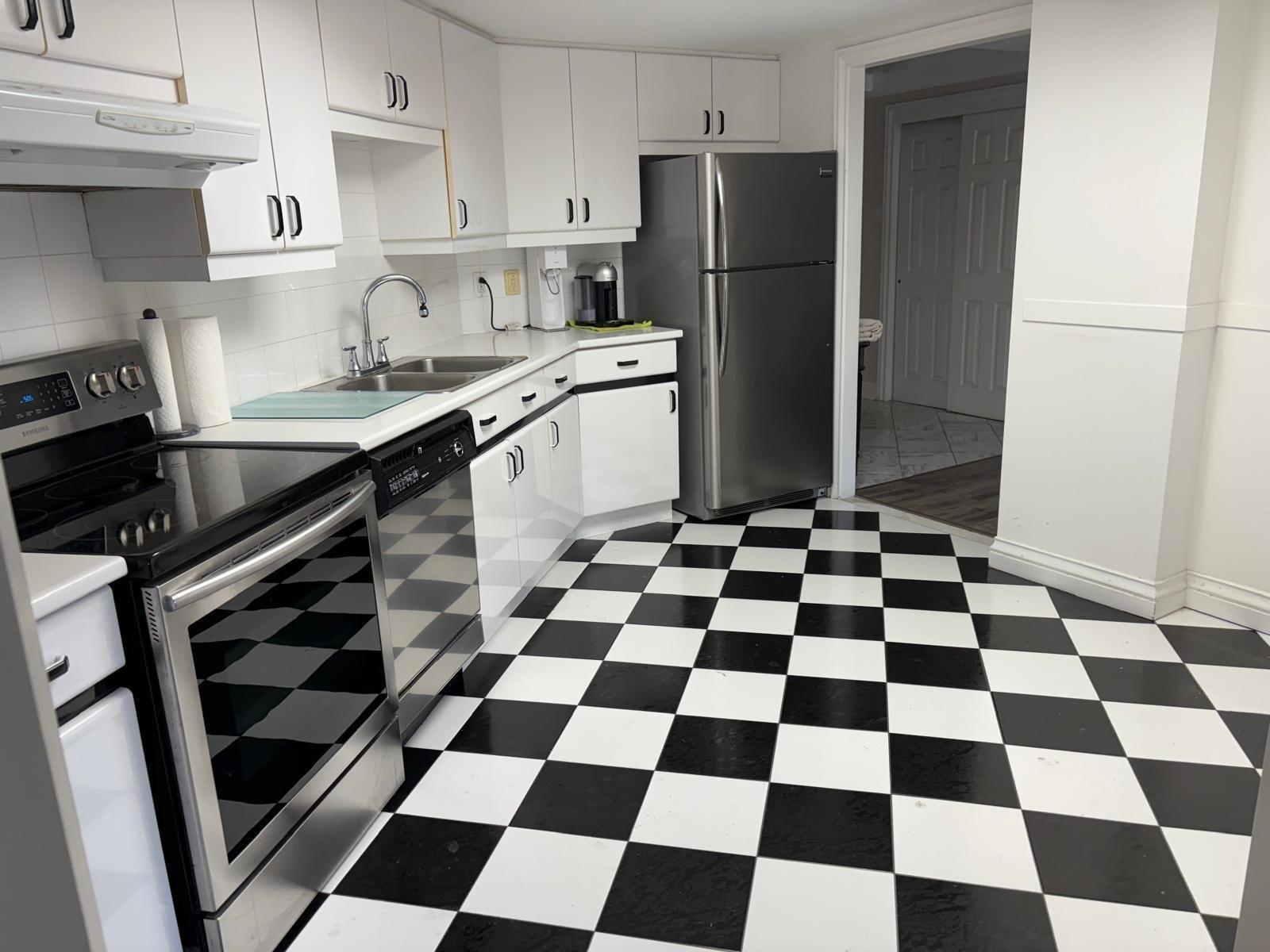 









2750


Boul. de la Côte-Vertu

, 204,
Montréal (Saint-Laurent),




QC
H4R2P3


