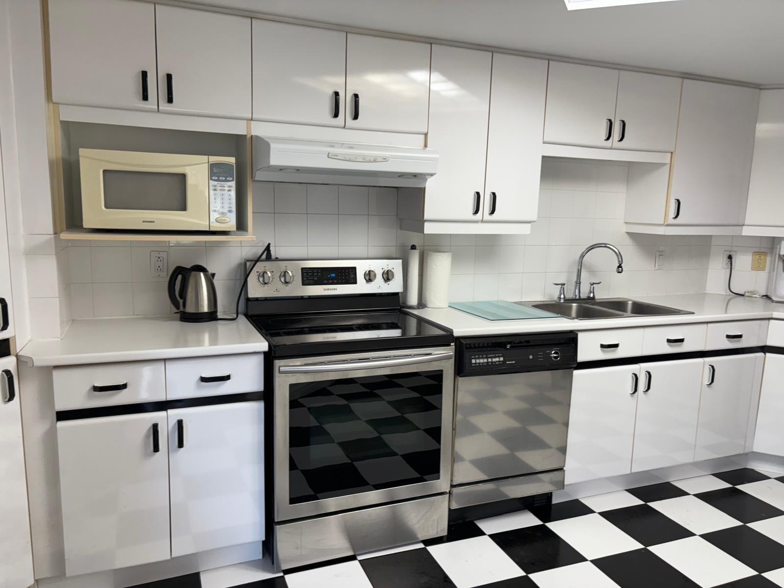 









2750


Boul. de la Côte-Vertu

, 204,
Montréal (Saint-Laurent),




QC
H4R2P3

