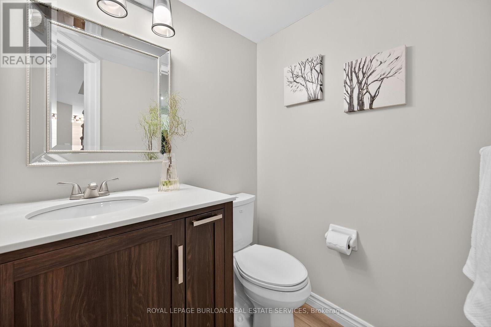 












28 - 2015 CLEAVER AVENUE

,
Burlington,




Ontario
L7M4J7

