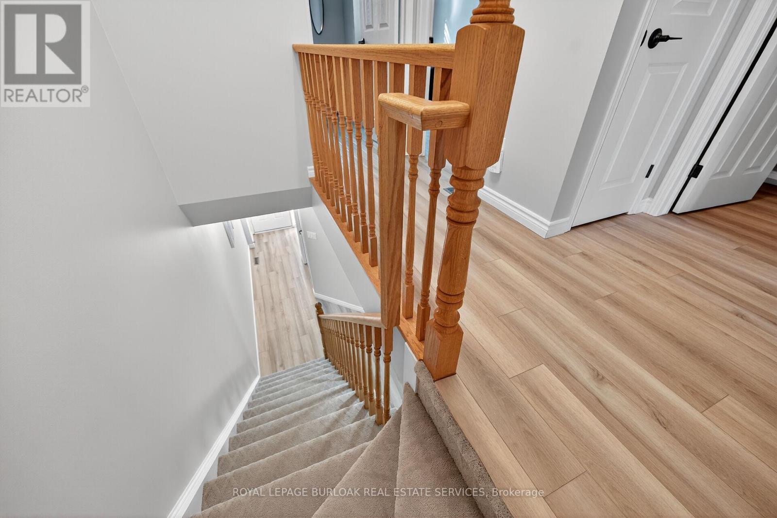 












28 - 2015 CLEAVER AVENUE

,
Burlington,




Ontario
L7M4J7

