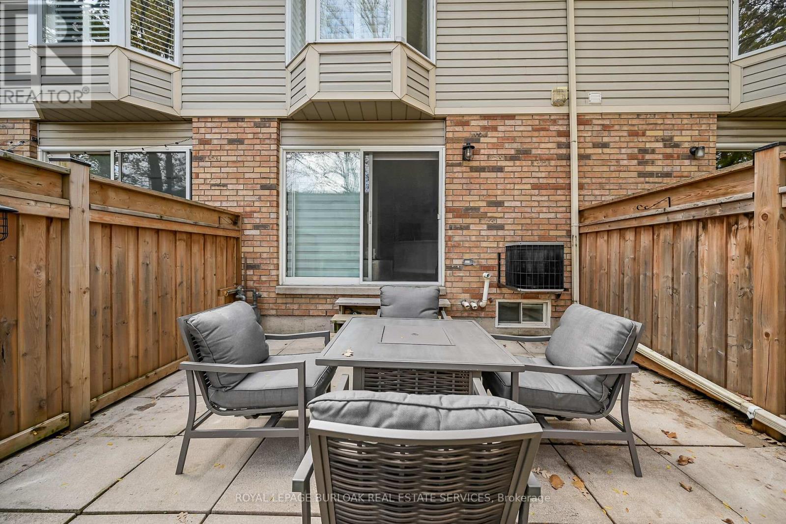 












28 - 2015 CLEAVER AVENUE

,
Burlington,




Ontario
L7M4J7

