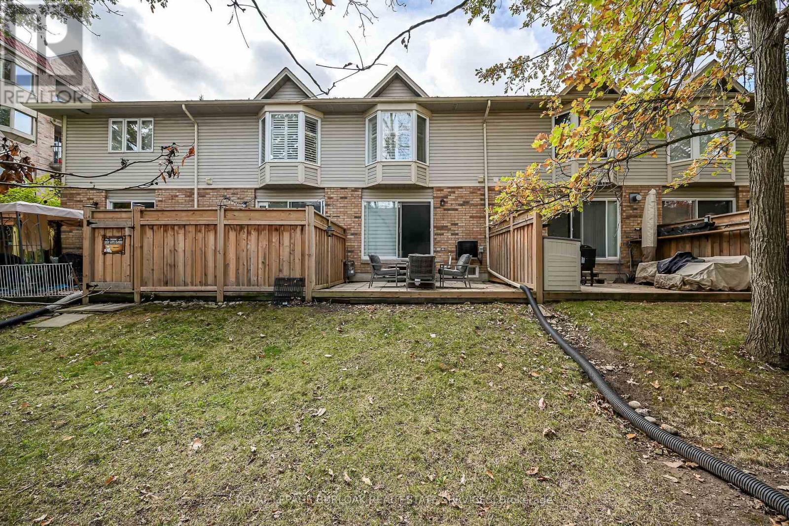 












28 - 2015 CLEAVER AVENUE

,
Burlington,




Ontario
L7M4J7

