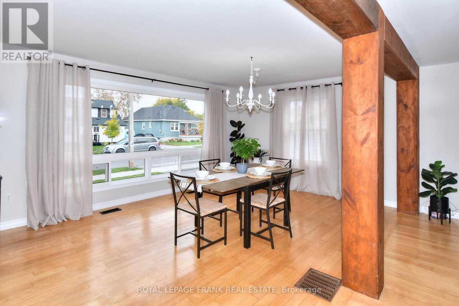 












475 BRIOUX AVENUE

,
Peterborough (Otonabee Ward 1),




Ontario
K9J4G6

