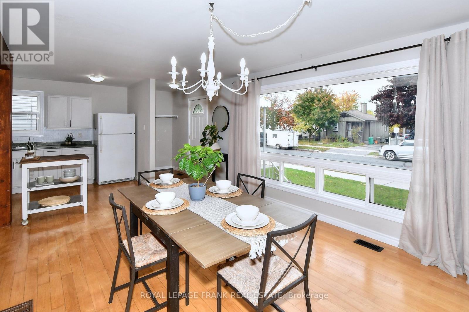 












475 BRIOUX AVENUE

,
Peterborough (Otonabee Ward 1),




Ontario
K9J4G6

