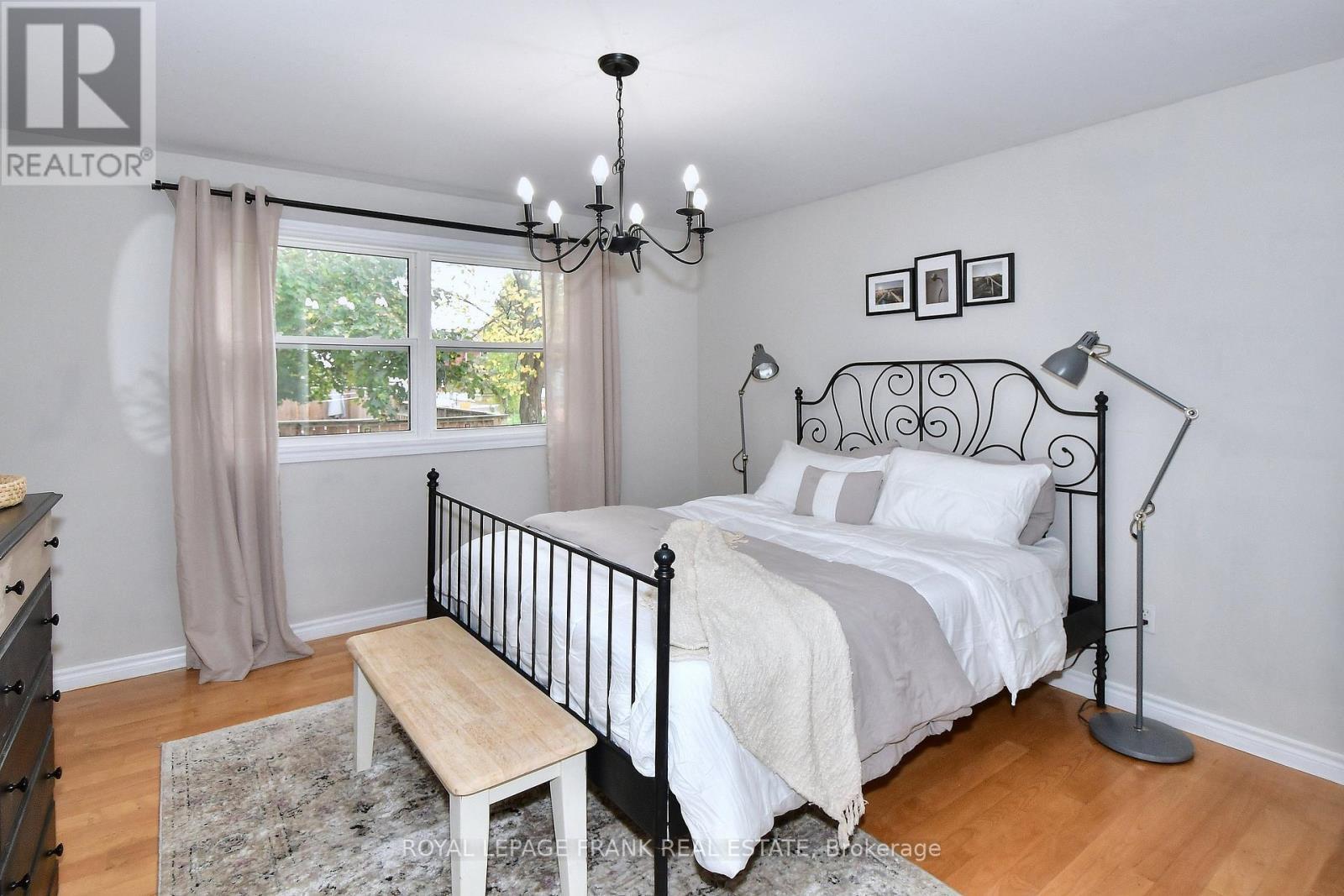 












475 BRIOUX AVENUE

,
Peterborough (Otonabee Ward 1),




Ontario
K9J4G6

