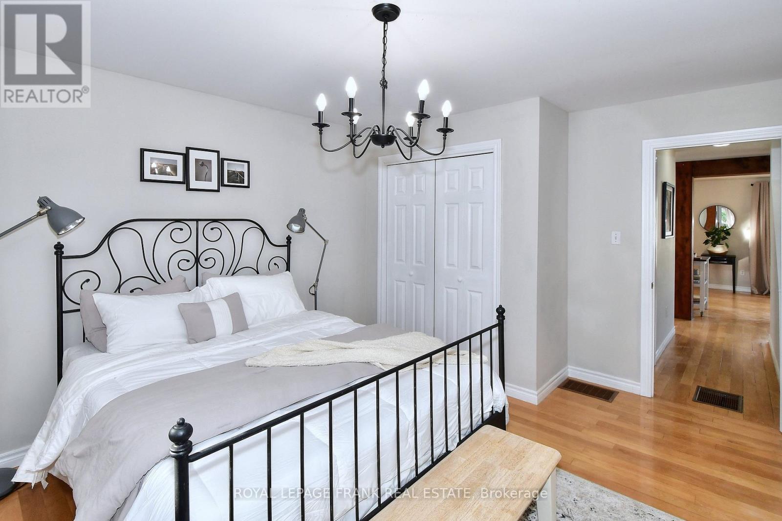 












475 BRIOUX AVENUE

,
Peterborough (Otonabee Ward 1),




Ontario
K9J4G6

