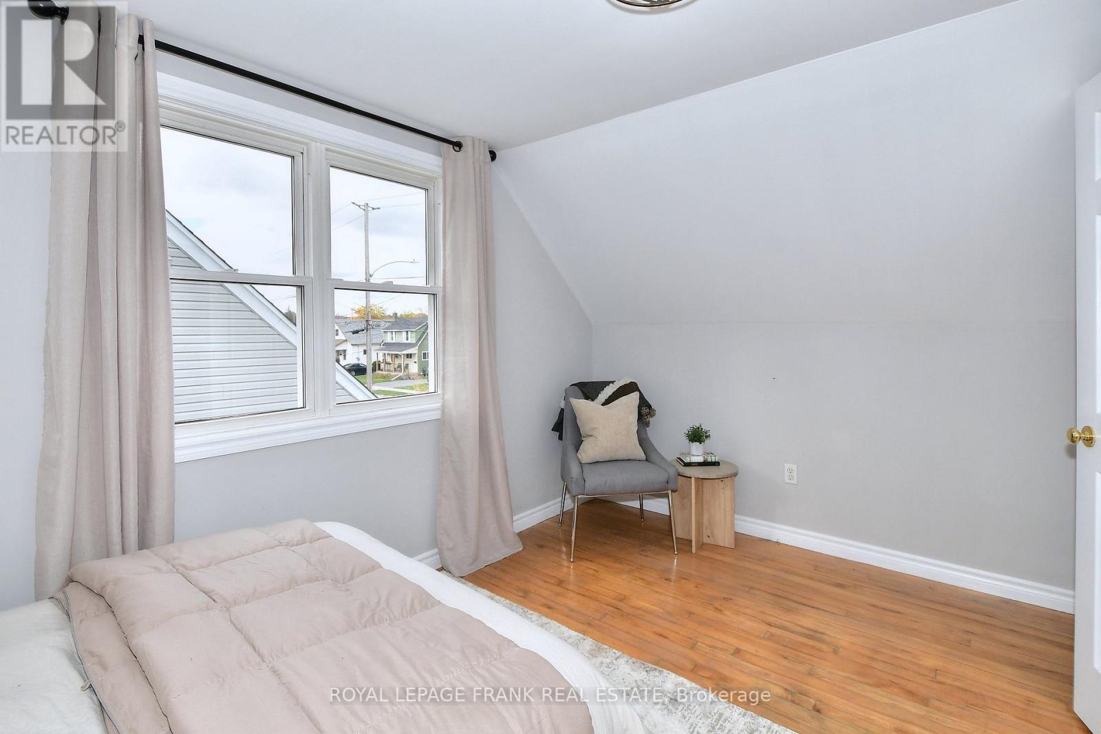 












475 BRIOUX AVENUE

,
Peterborough (Otonabee Ward 1),




Ontario
K9J4G6

