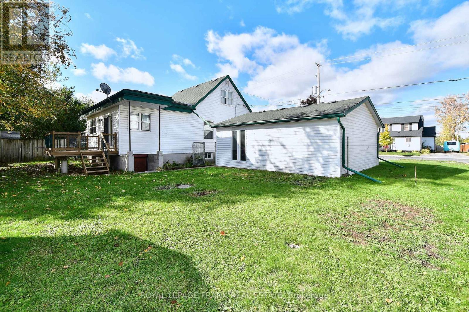 












475 BRIOUX AVENUE

,
Peterborough (Otonabee Ward 1),




Ontario
K9J4G6

