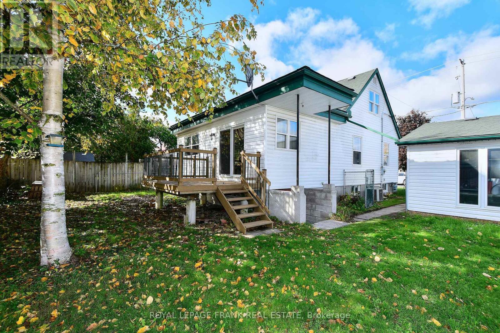












475 BRIOUX AVENUE

,
Peterborough (Otonabee Ward 1),




Ontario
K9J4G6

