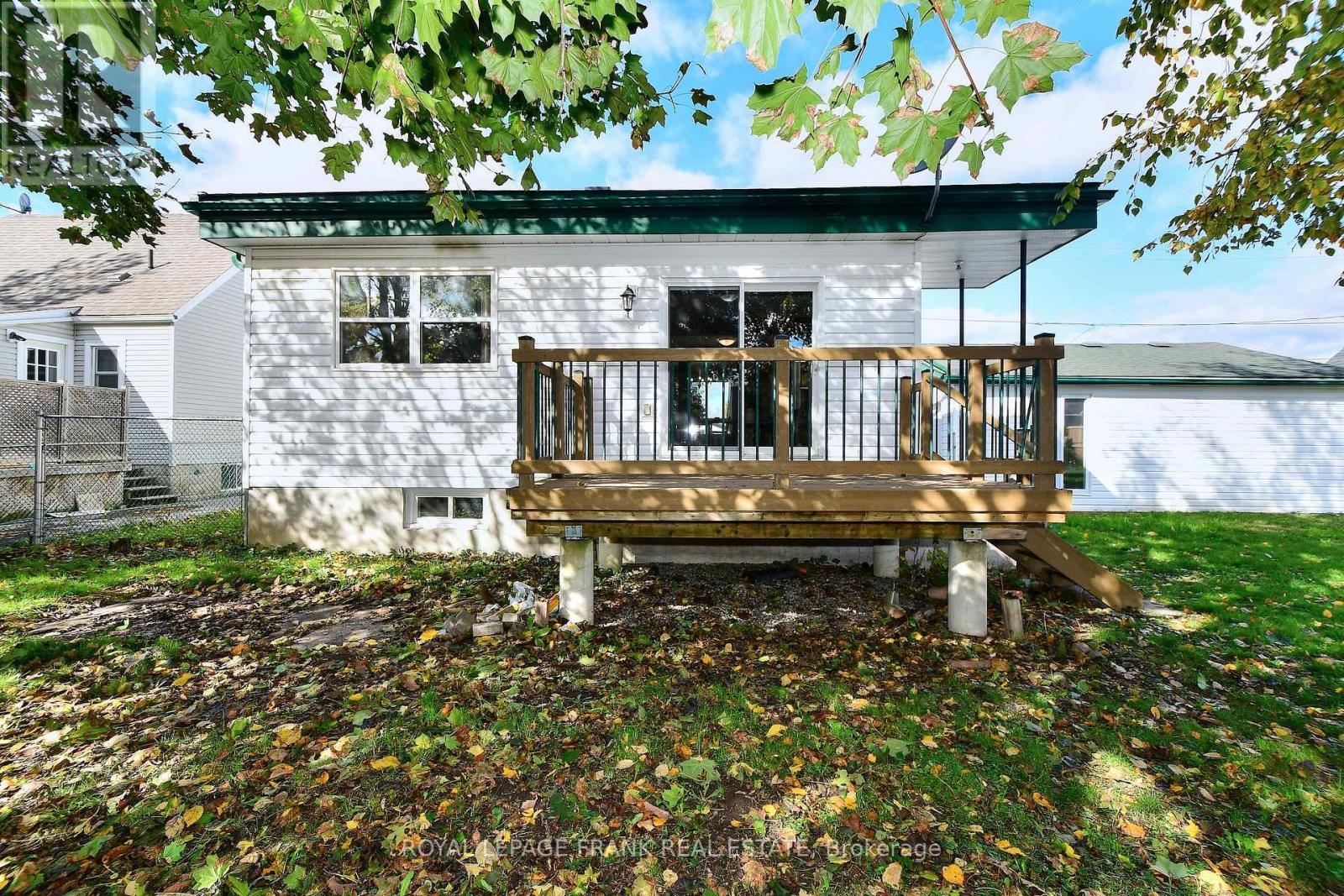 












475 BRIOUX AVENUE

,
Peterborough (Otonabee Ward 1),




Ontario
K9J4G6

