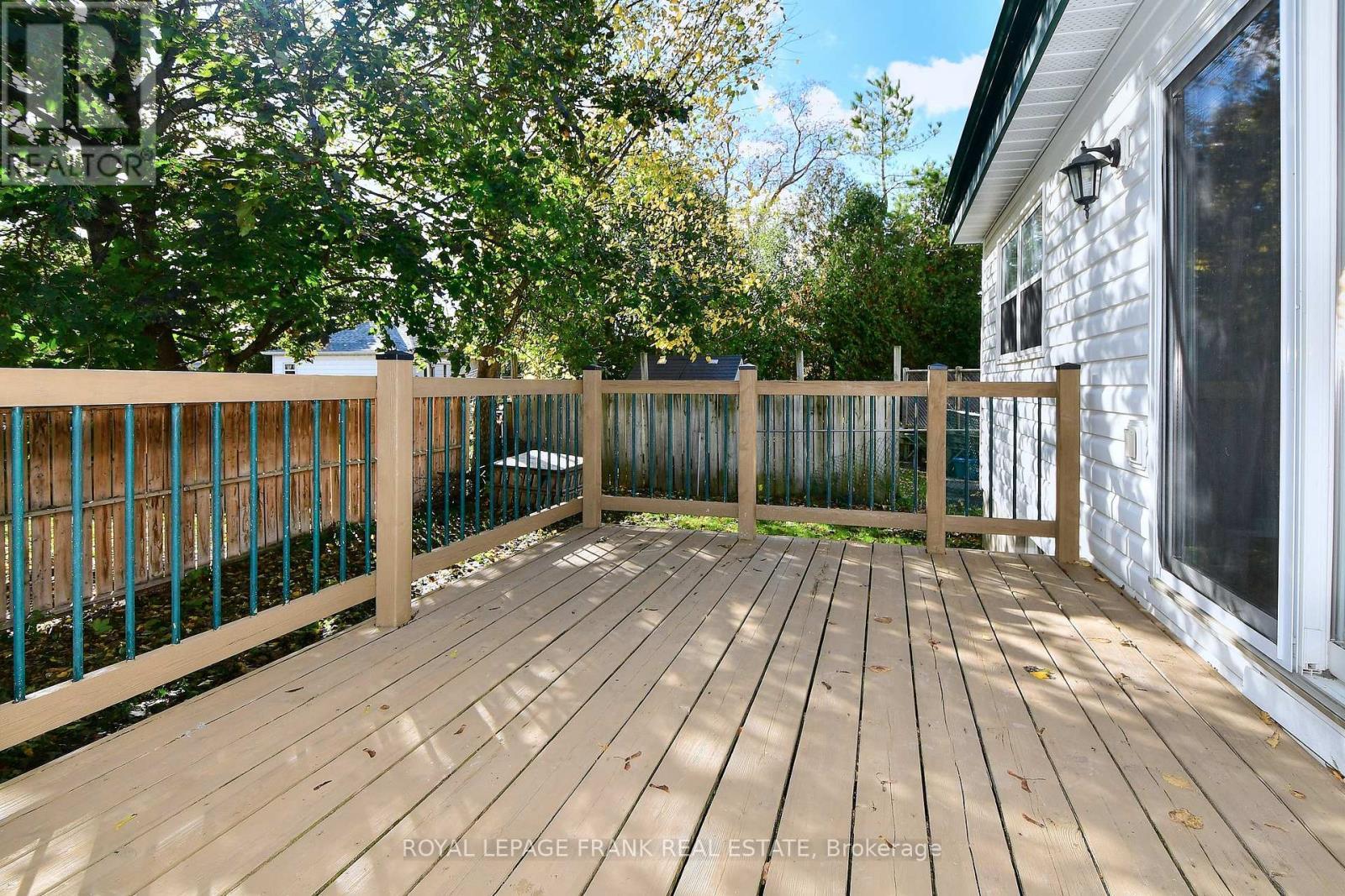 












475 BRIOUX AVENUE

,
Peterborough (Otonabee Ward 1),




Ontario
K9J4G6

