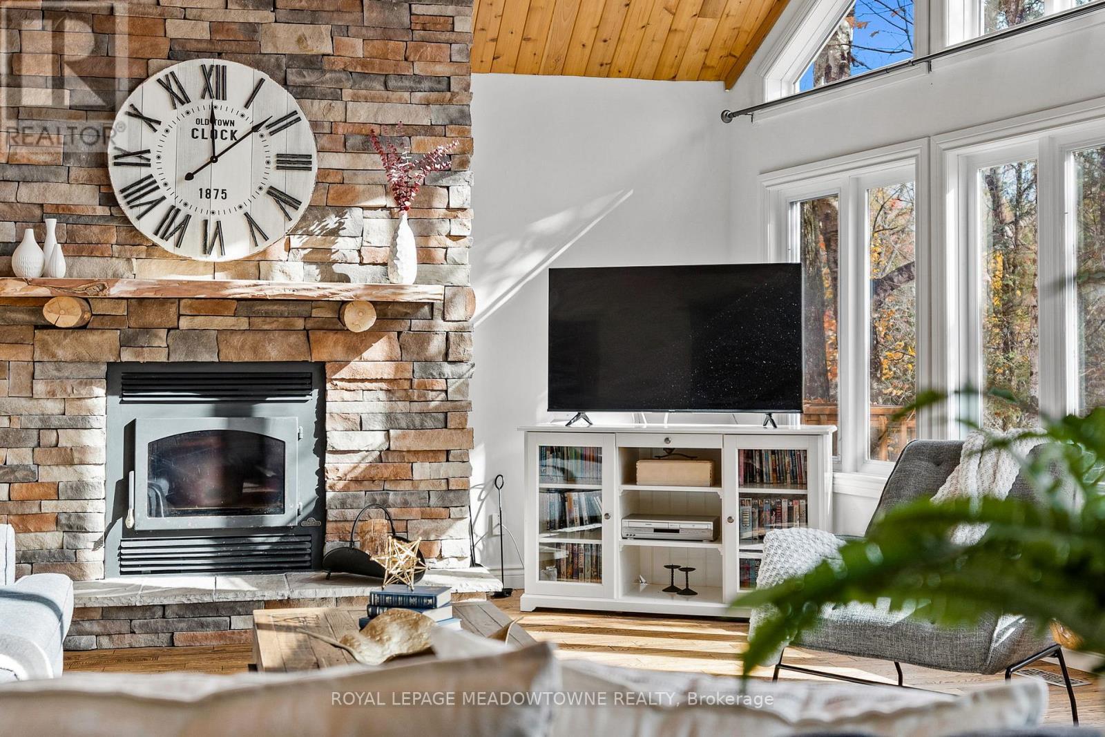 












1658 HOSPITALITY ROAD

,
Minden Hills,




Ontario
K0M2K0

