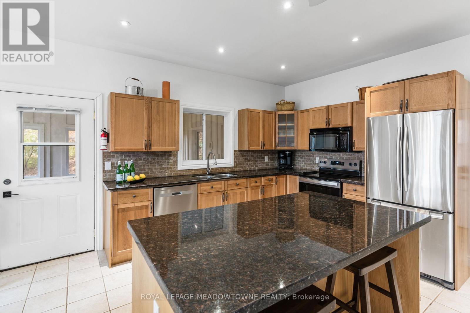 












1658 HOSPITALITY ROAD

,
Minden Hills,




Ontario
K0M2K0

