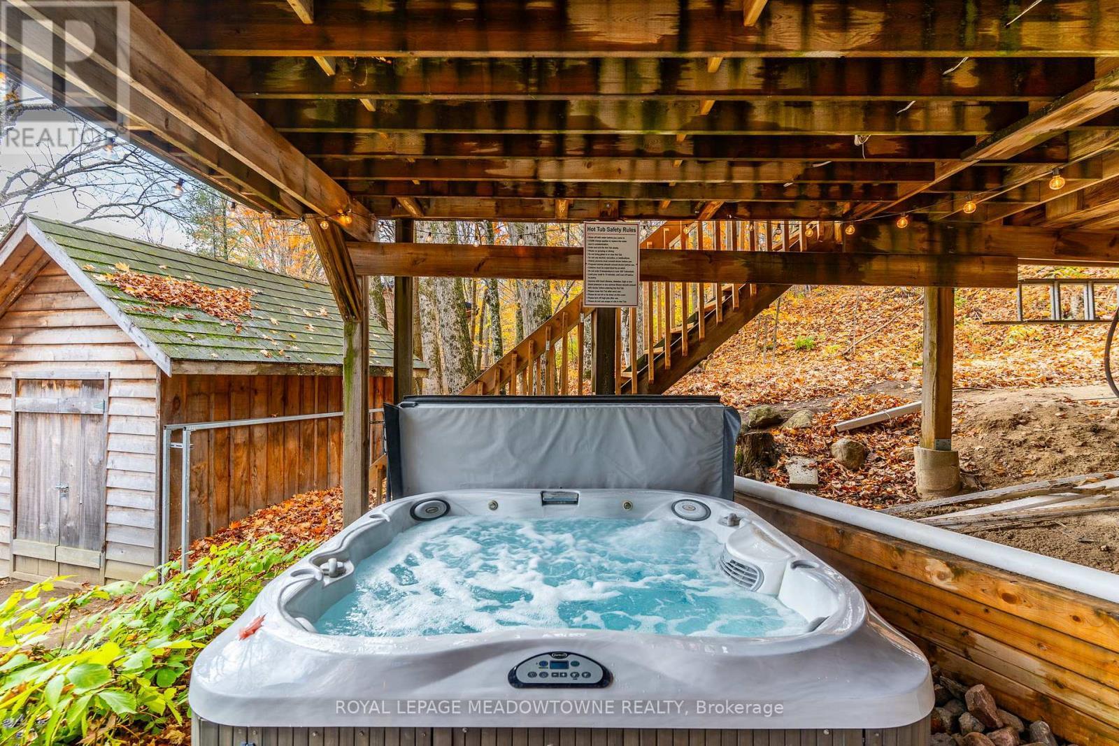 












1658 HOSPITALITY ROAD

,
Minden Hills,




Ontario
K0M2K0

