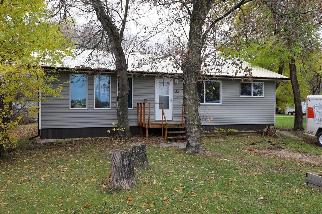 












32 Vimy Road

,
Eriksdale,




Manitoba
R0C0W0

