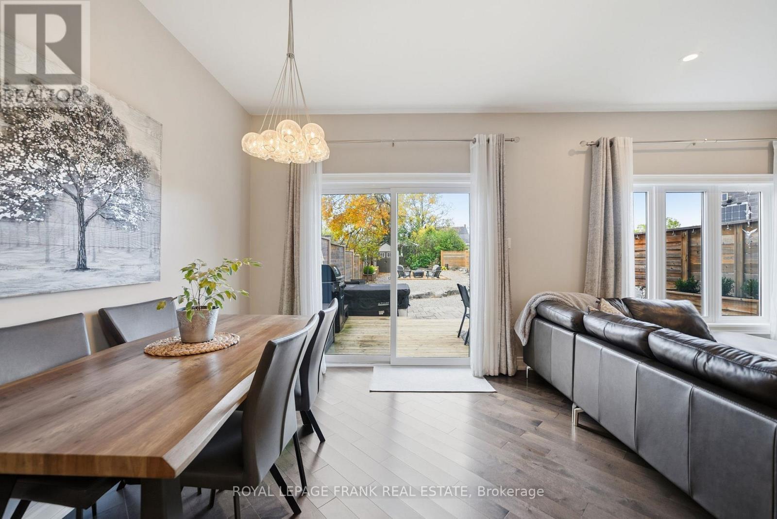 












62 HELEN STREET

,
Kawartha Lakes (Bobcaygeon),




Ontario
K0M1A0

