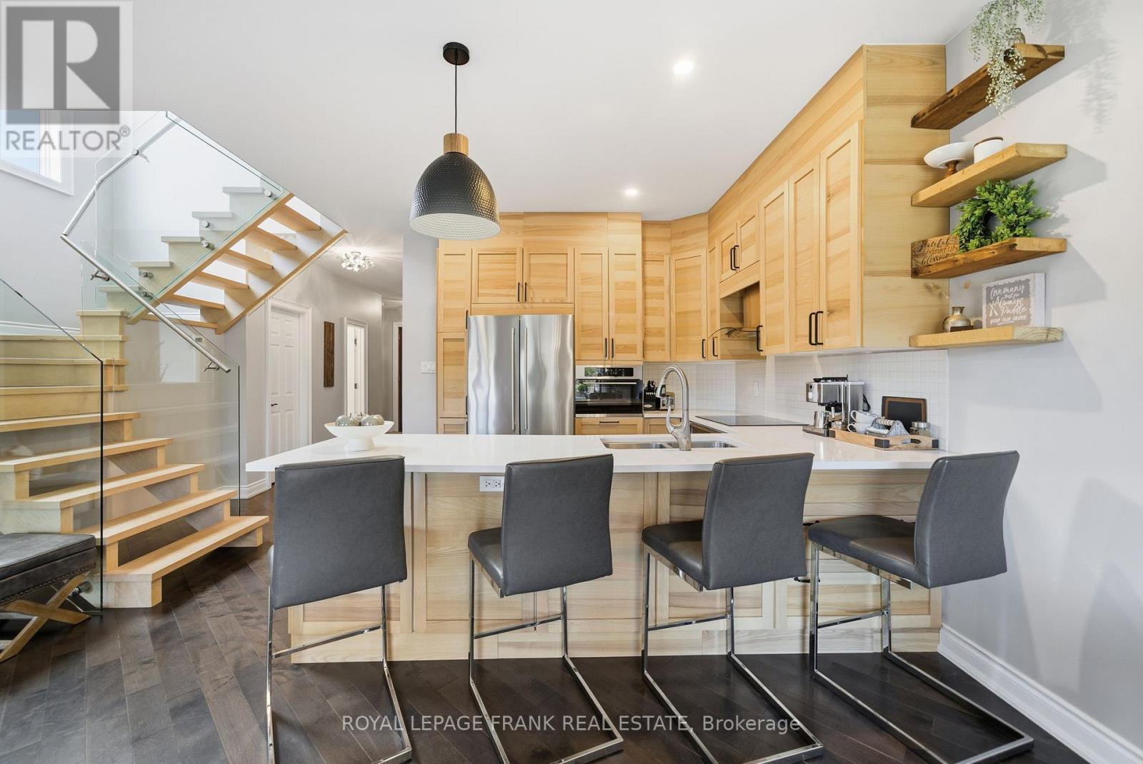 












62 HELEN STREET

,
Kawartha Lakes (Bobcaygeon),




Ontario
K0M1A0

