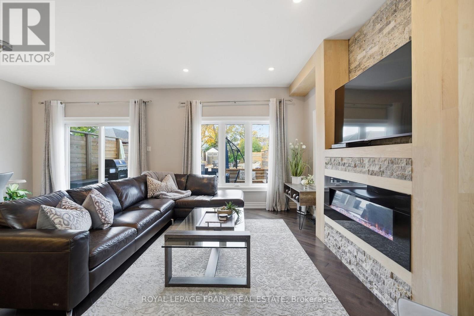 












62 HELEN STREET

,
Kawartha Lakes (Bobcaygeon),




Ontario
K0M1A0

