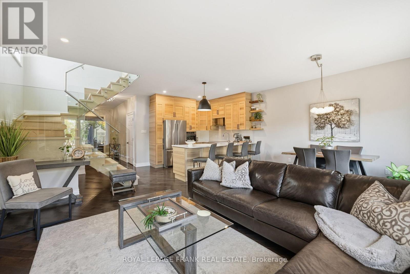 












62 HELEN STREET

,
Kawartha Lakes (Bobcaygeon),




Ontario
K0M1A0

