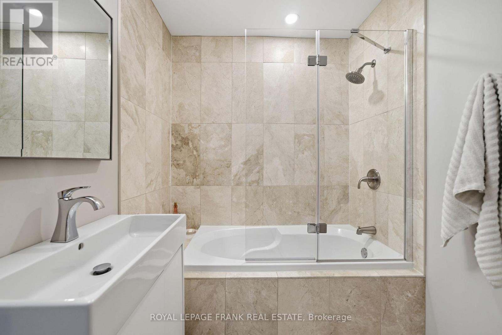 












62 HELEN STREET

,
Kawartha Lakes (Bobcaygeon),




Ontario
K0M1A0

