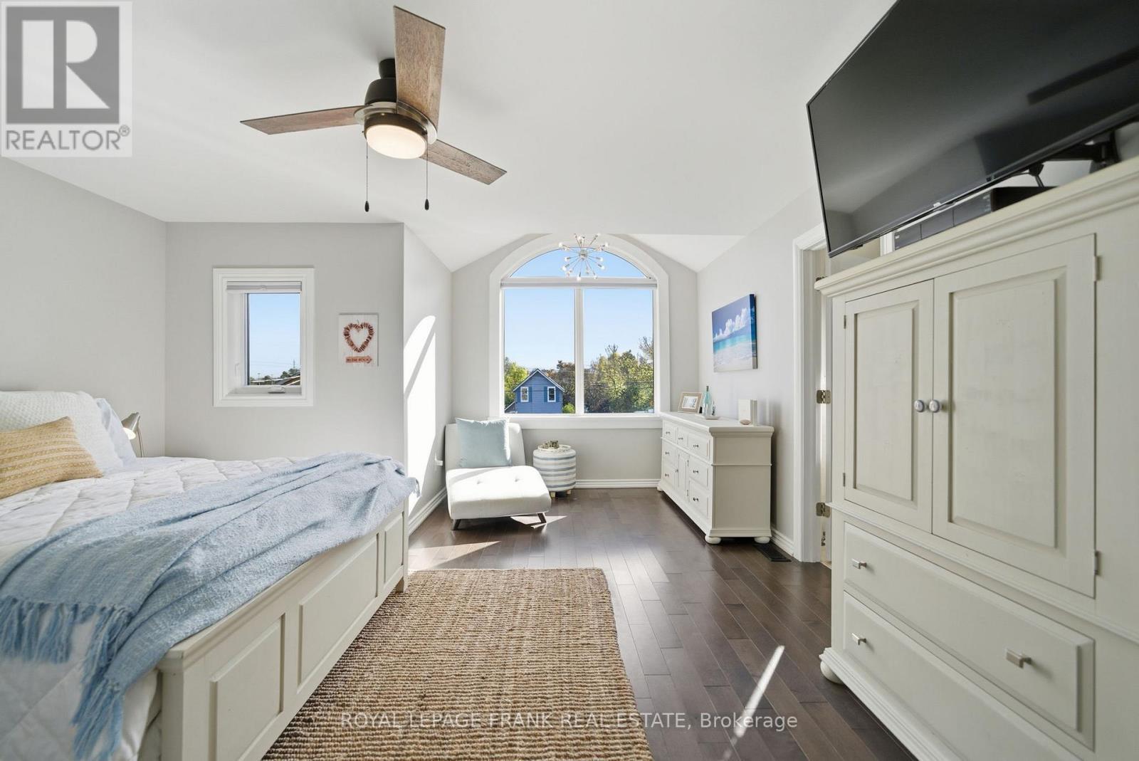 












62 HELEN STREET

,
Kawartha Lakes (Bobcaygeon),




Ontario
K0M1A0

