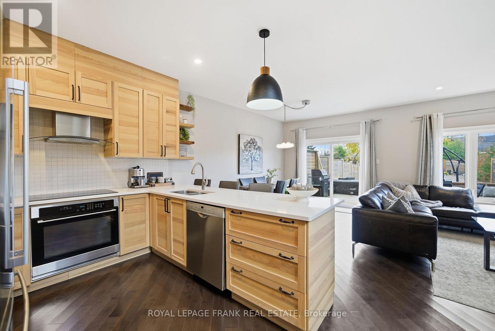 












62 HELEN STREET

,
Kawartha Lakes (Bobcaygeon),




Ontario
K0M1A0

