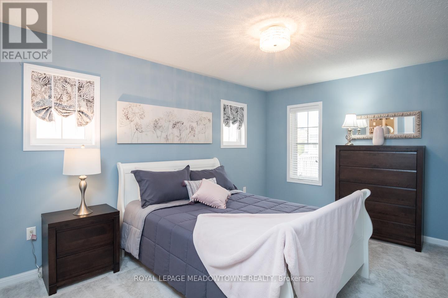 












720 LINGEN CRESCENT

,
Milton,




Ontario
L9T0E5

