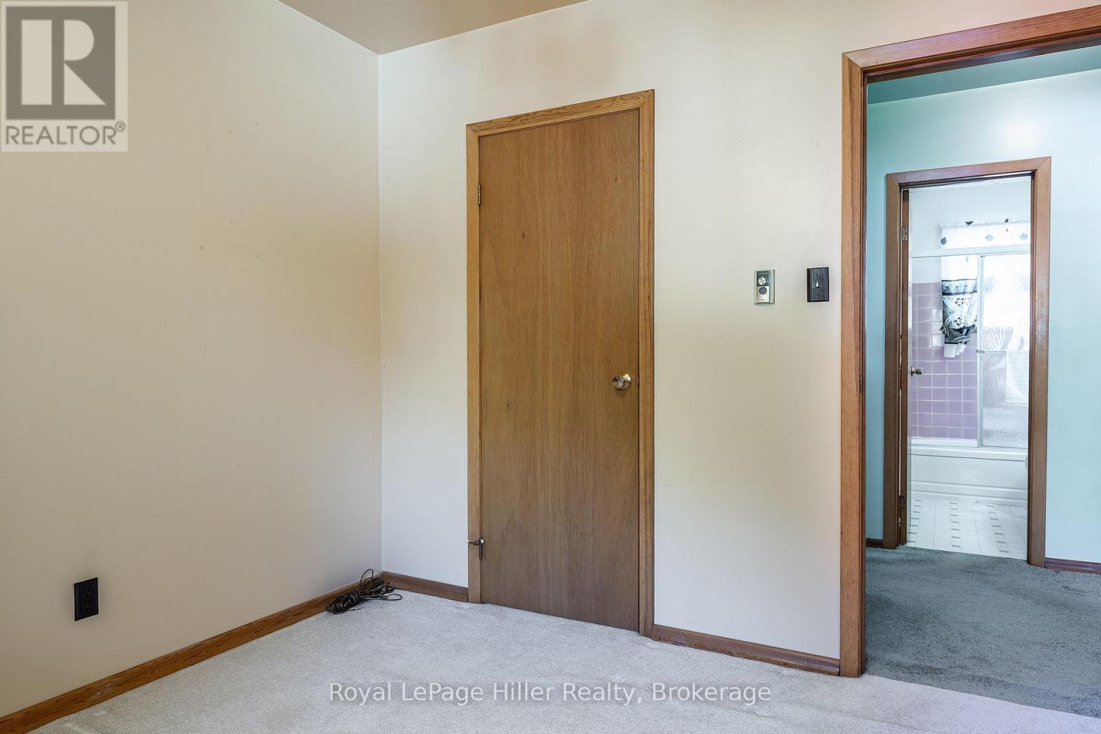 












213 HOME STREET

,
Stratford,




Ontario
N5A2A4

