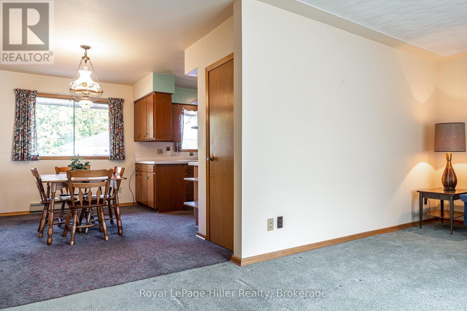 












213 HOME STREET

,
Stratford,




Ontario
N5A2A4

