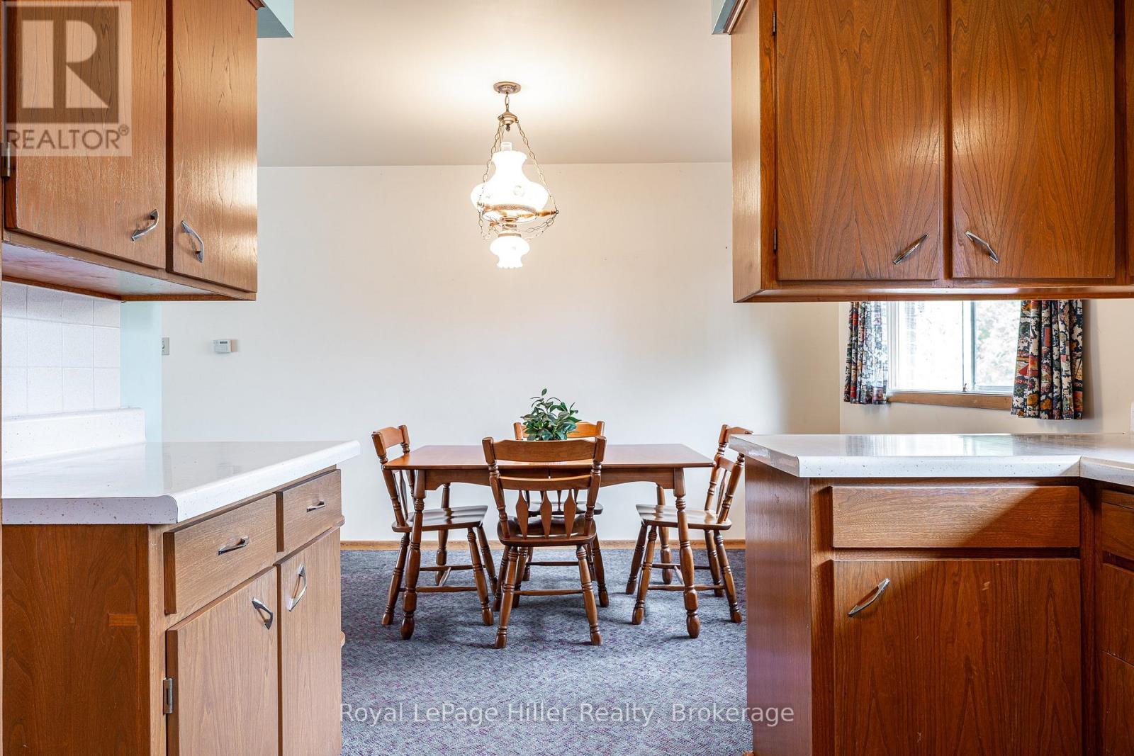 












213 HOME STREET

,
Stratford,




Ontario
N5A2A4

