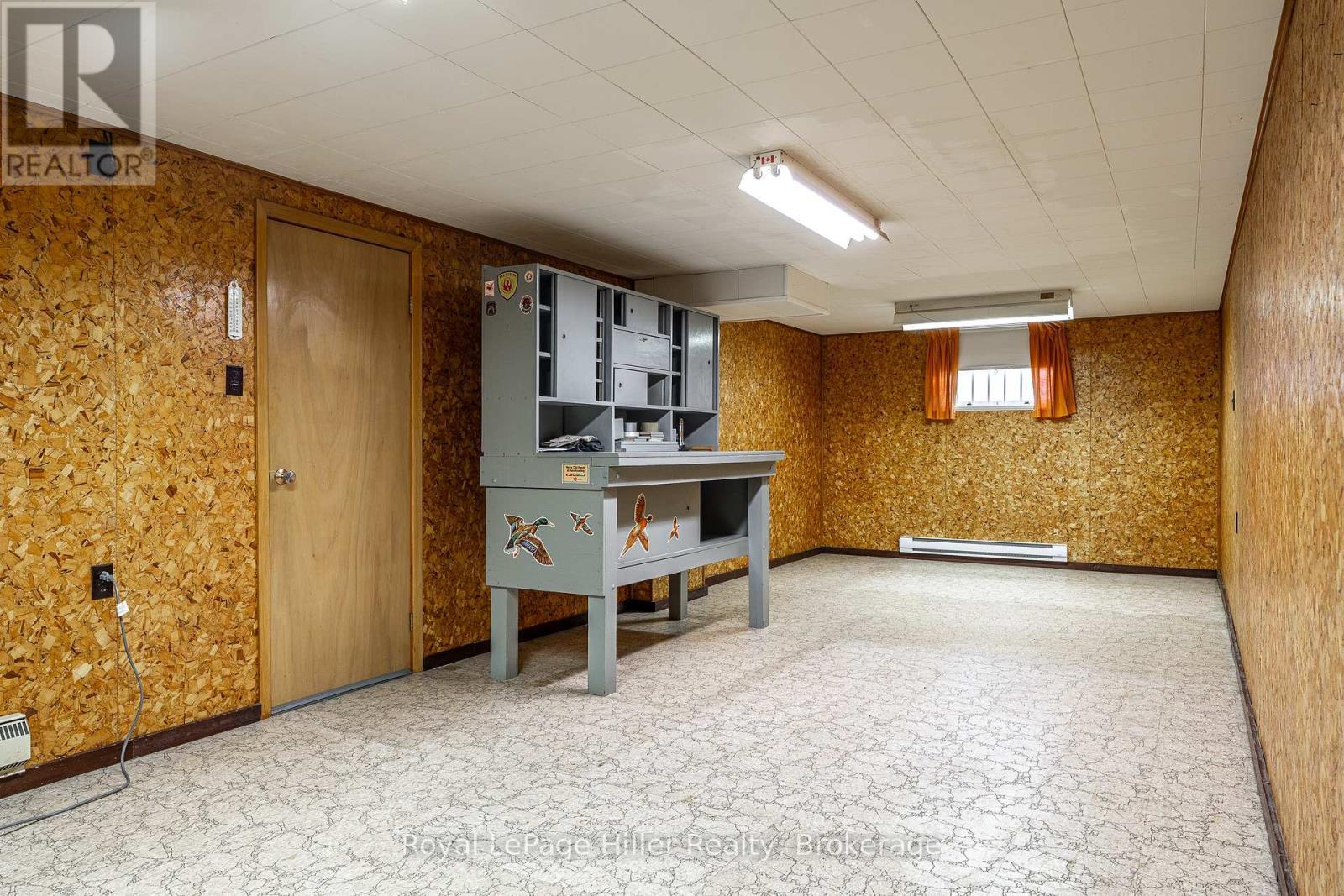 












213 HOME STREET

,
Stratford,




Ontario
N5A2A4

