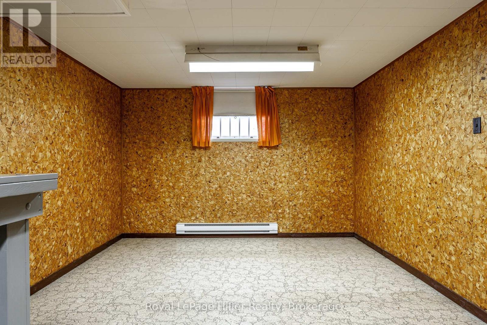 












213 HOME STREET

,
Stratford,




Ontario
N5A2A4

