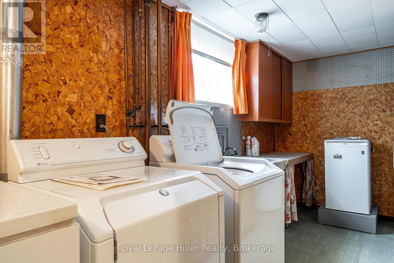 












213 HOME STREET

,
Stratford,




Ontario
N5A2A4

