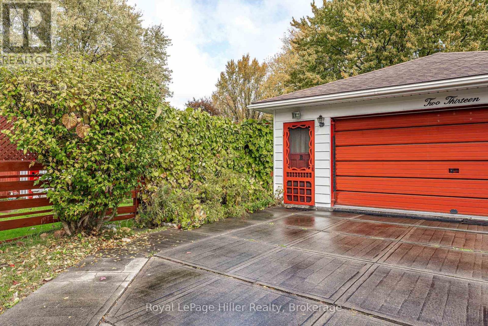 












213 HOME STREET

,
Stratford,




Ontario
N5A2A4

