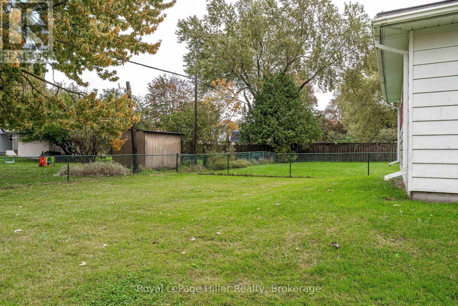 












213 HOME STREET

,
Stratford,




Ontario
N5A2A4

