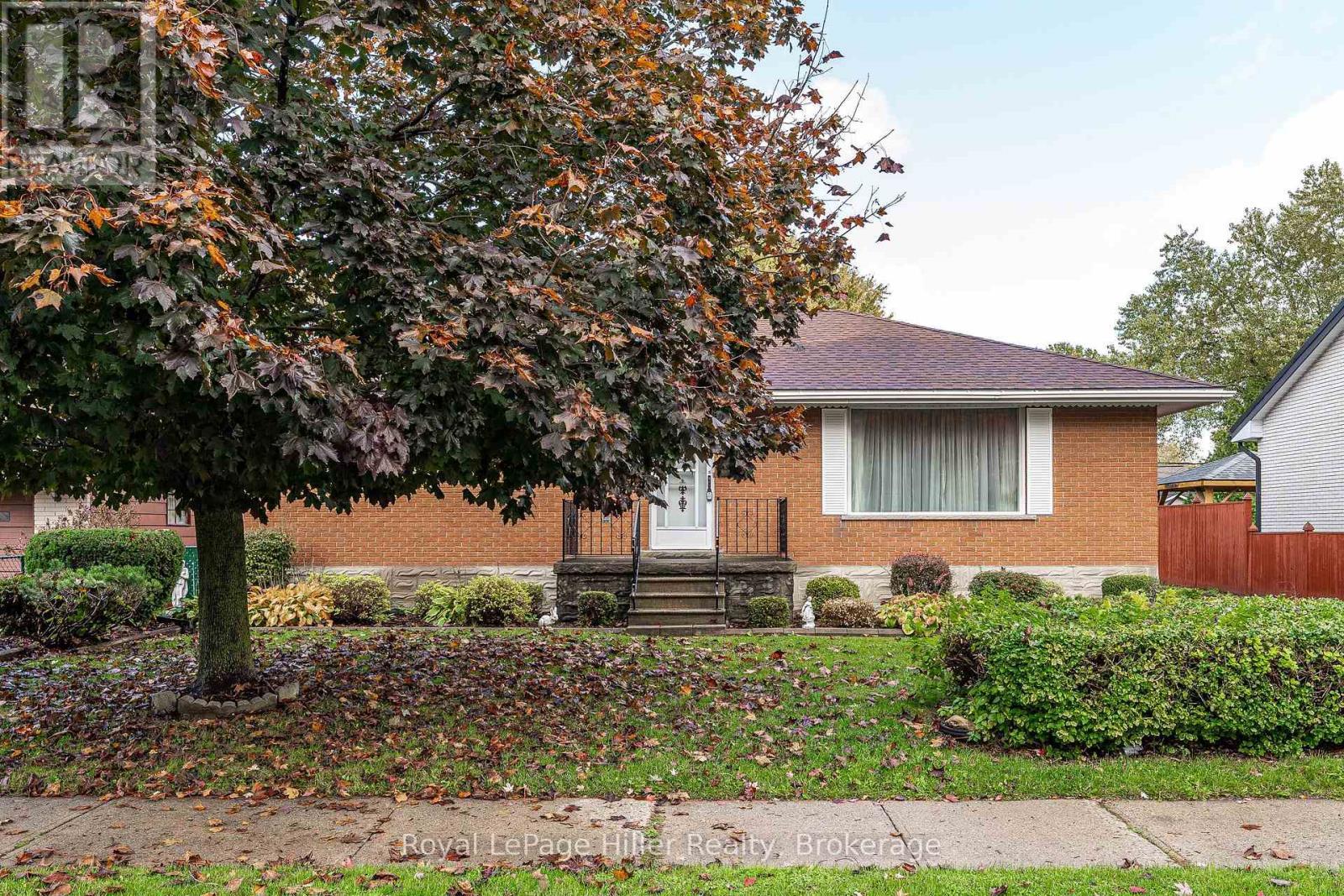 












213 HOME STREET

,
Stratford,




Ontario
N5A2A4

