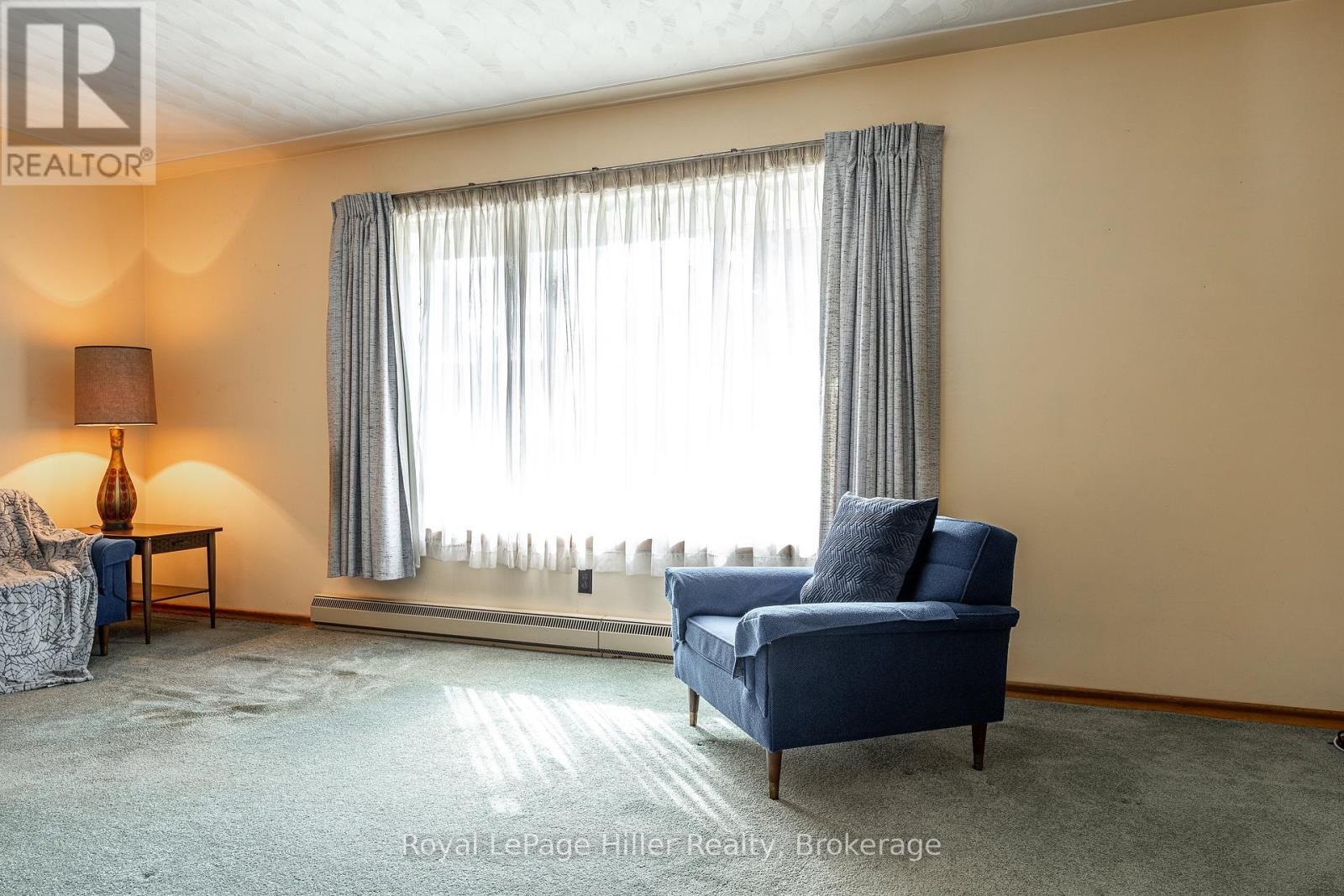 












213 HOME STREET

,
Stratford,




Ontario
N5A2A4

