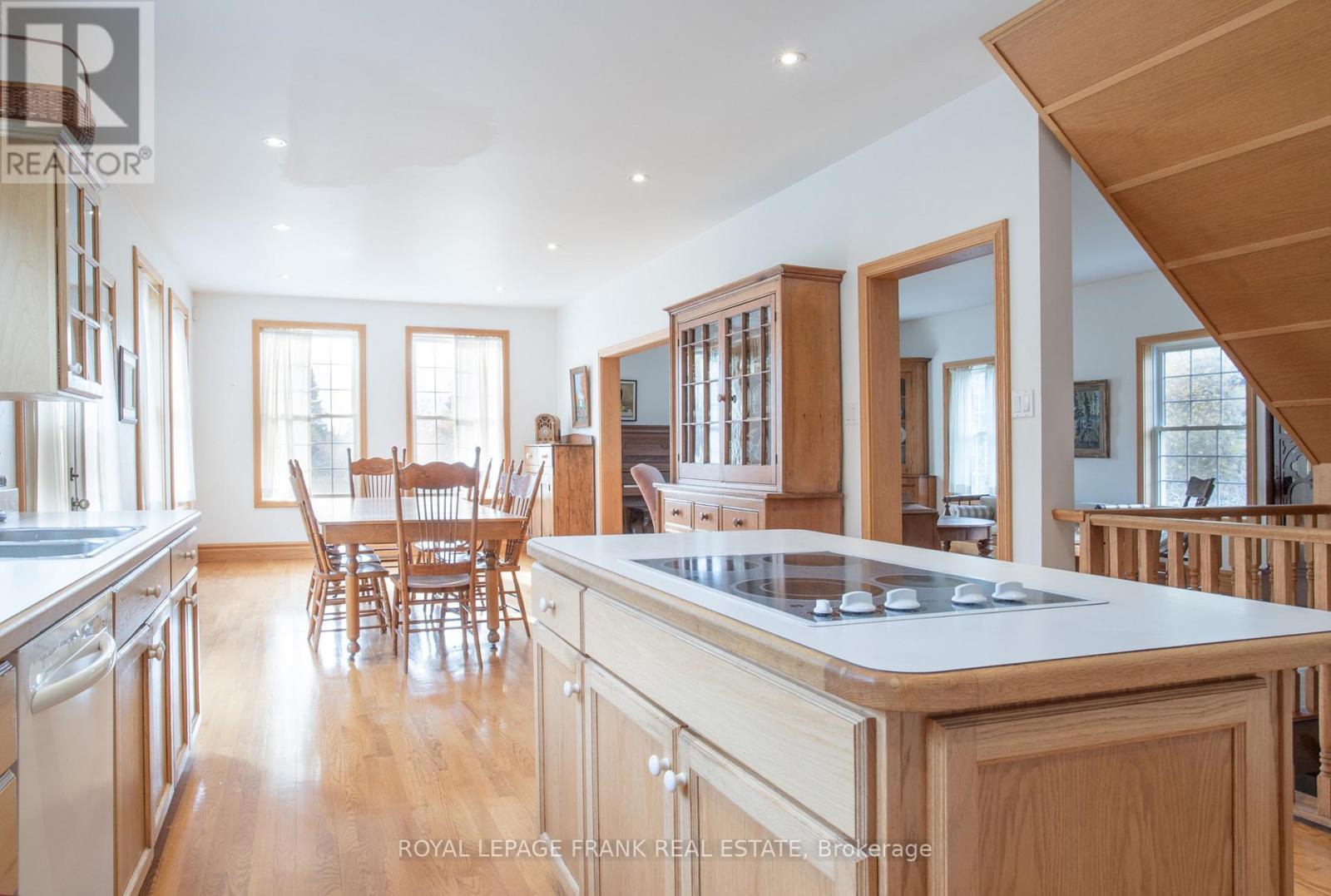 












556 HWY 7A HIGHWAY

,
Kawartha Lakes (Manvers),







Ontario
L0A1A0

