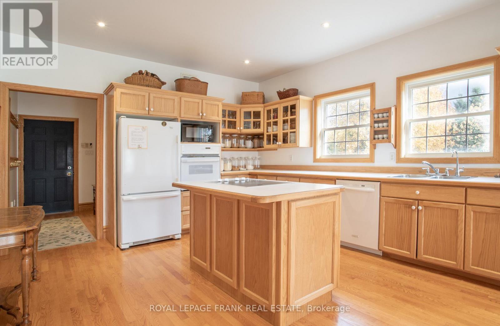 












556 HWY 7A HIGHWAY

,
Kawartha Lakes (Manvers),







Ontario
L0A1A0

