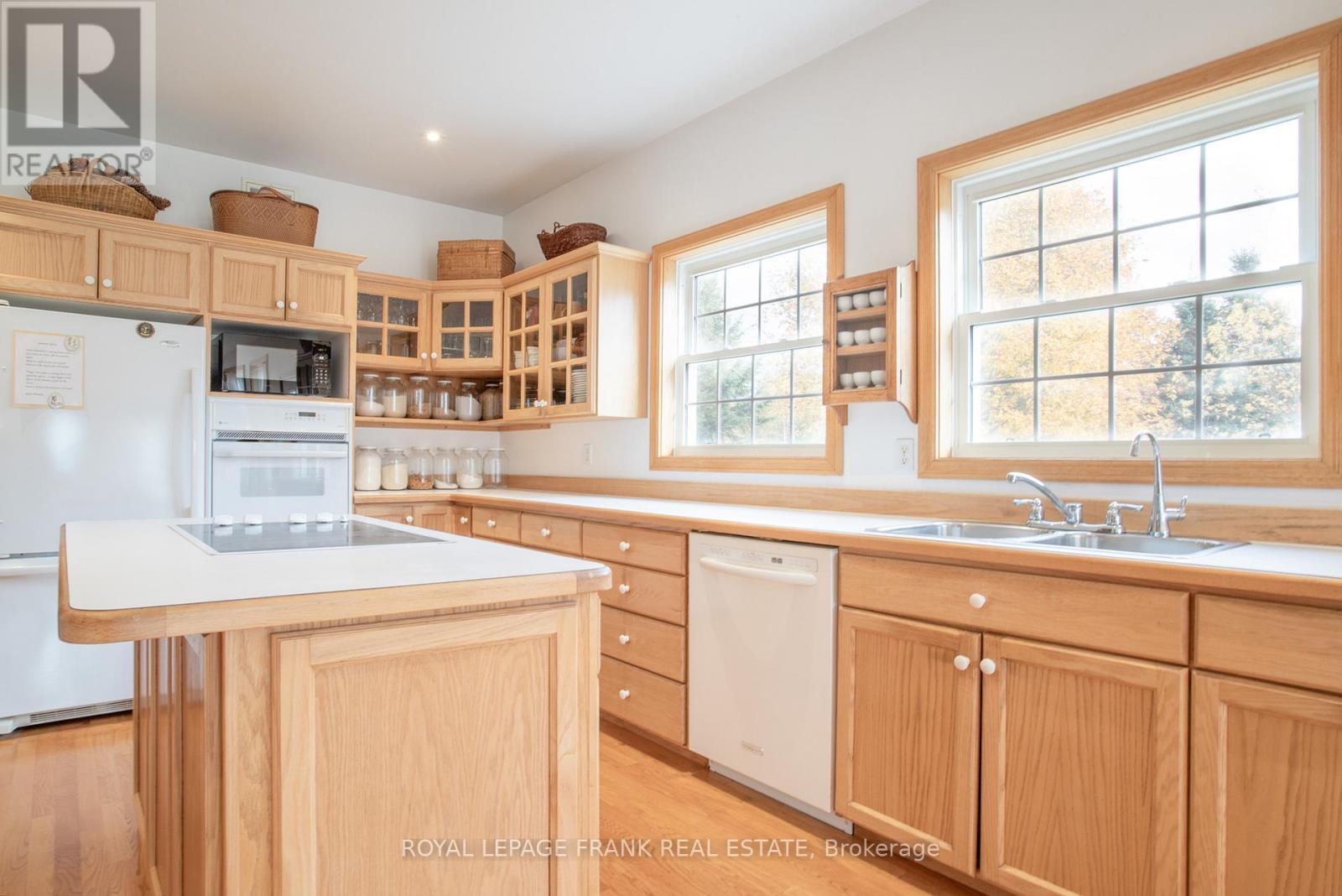 












556 HWY 7A HIGHWAY

,
Kawartha Lakes (Manvers),







Ontario
L0A1A0

