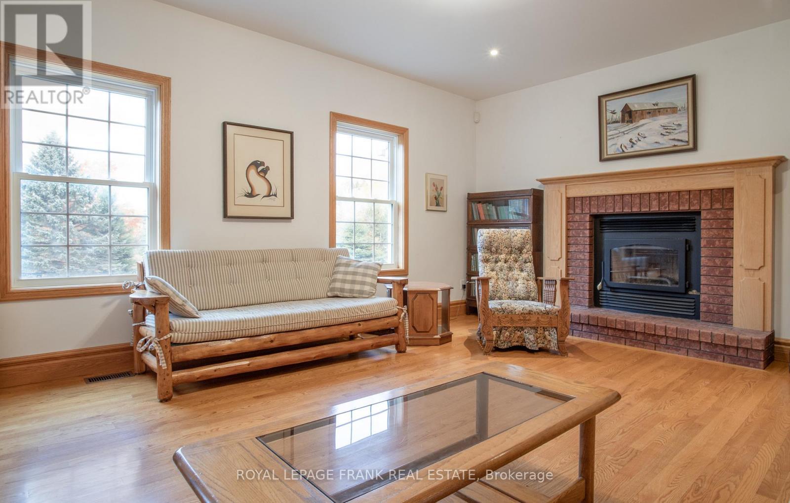 












556 HWY 7A HIGHWAY

,
Kawartha Lakes (Manvers),







Ontario
L0A1A0

