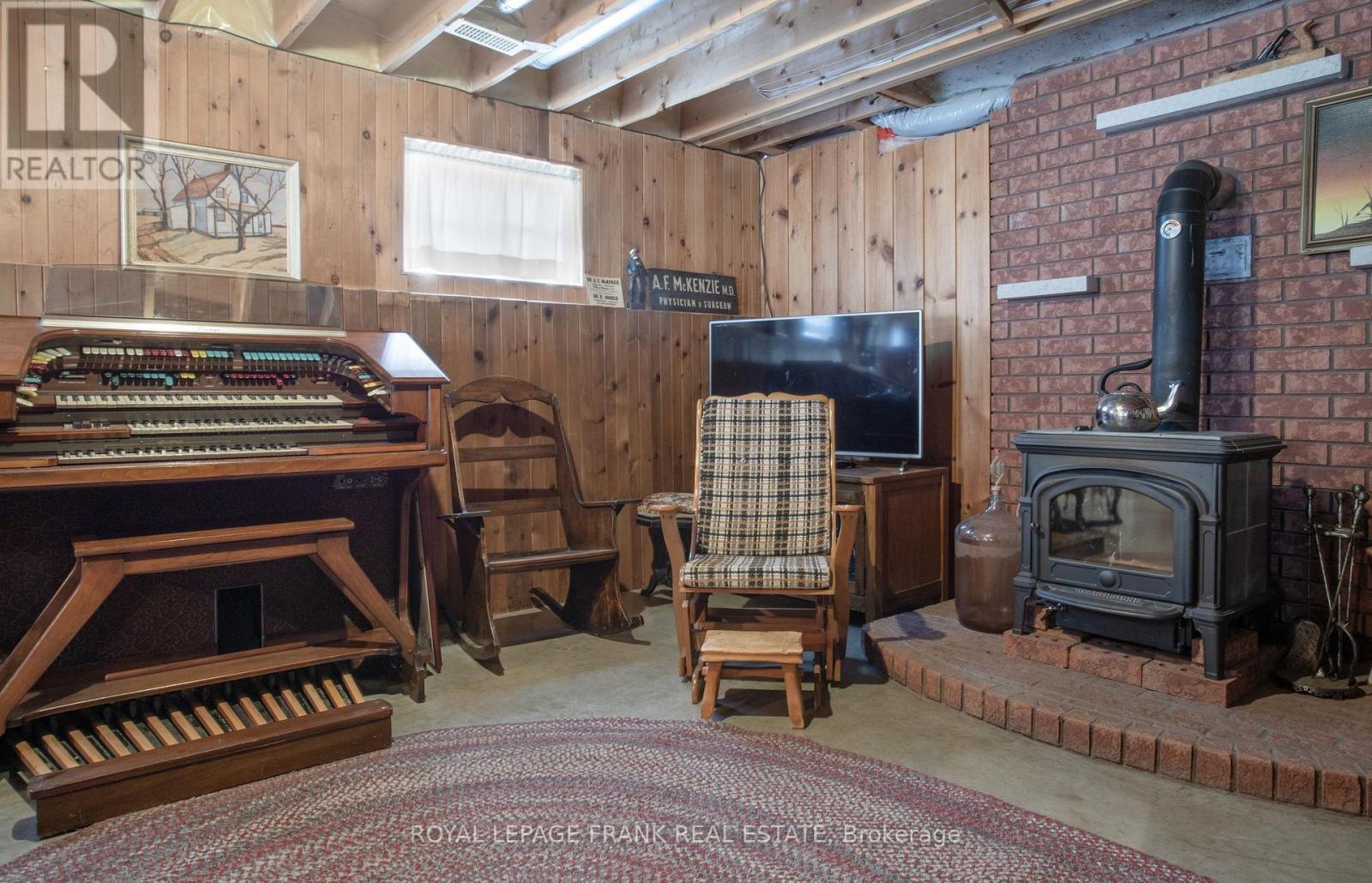 












556 HWY 7A HIGHWAY

,
Kawartha Lakes (Manvers),







Ontario
L0A1A0

