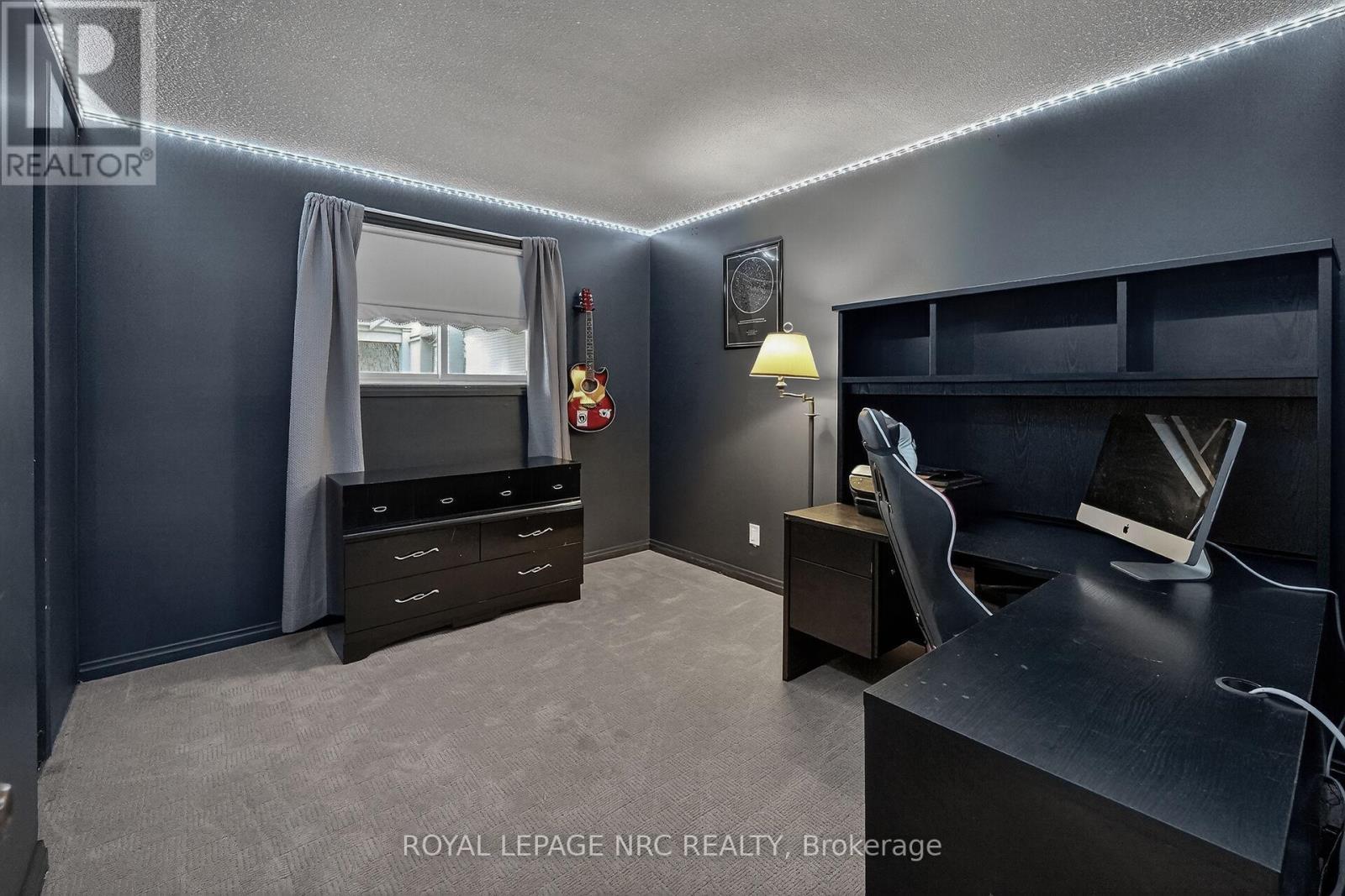 












6556 LEAWOOD COURT

,
Niagara Falls (Arad/Fallsview),




Ontario
L2G7C4

