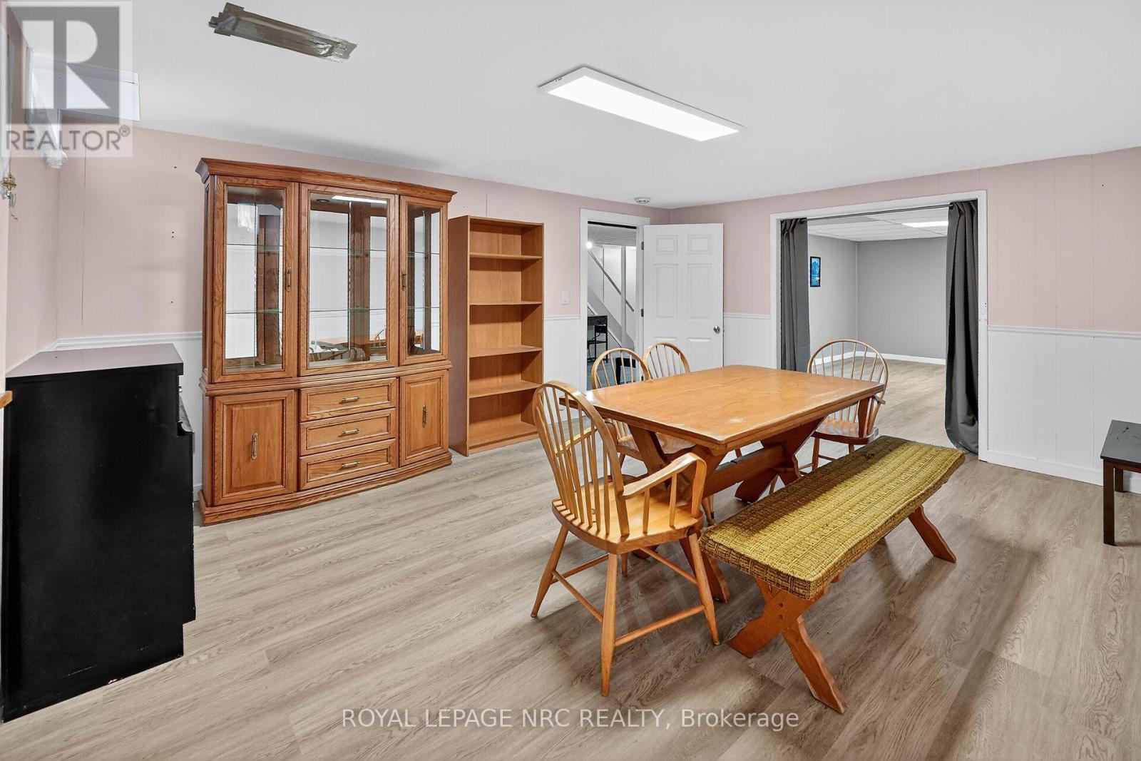 












6556 LEAWOOD COURT

,
Niagara Falls (Arad/Fallsview),




Ontario
L2G7C4

