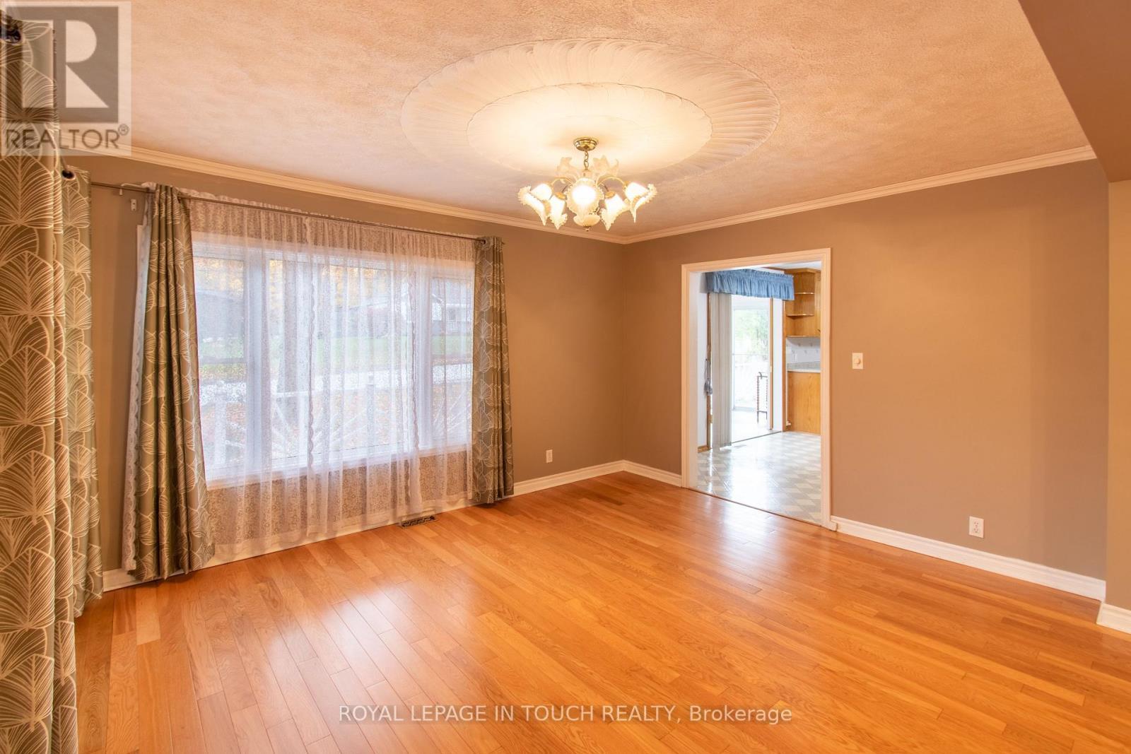 












748 OVERHEAD BRIDGE ROAD

,
Tiny,




Ontario
L9M0V6

