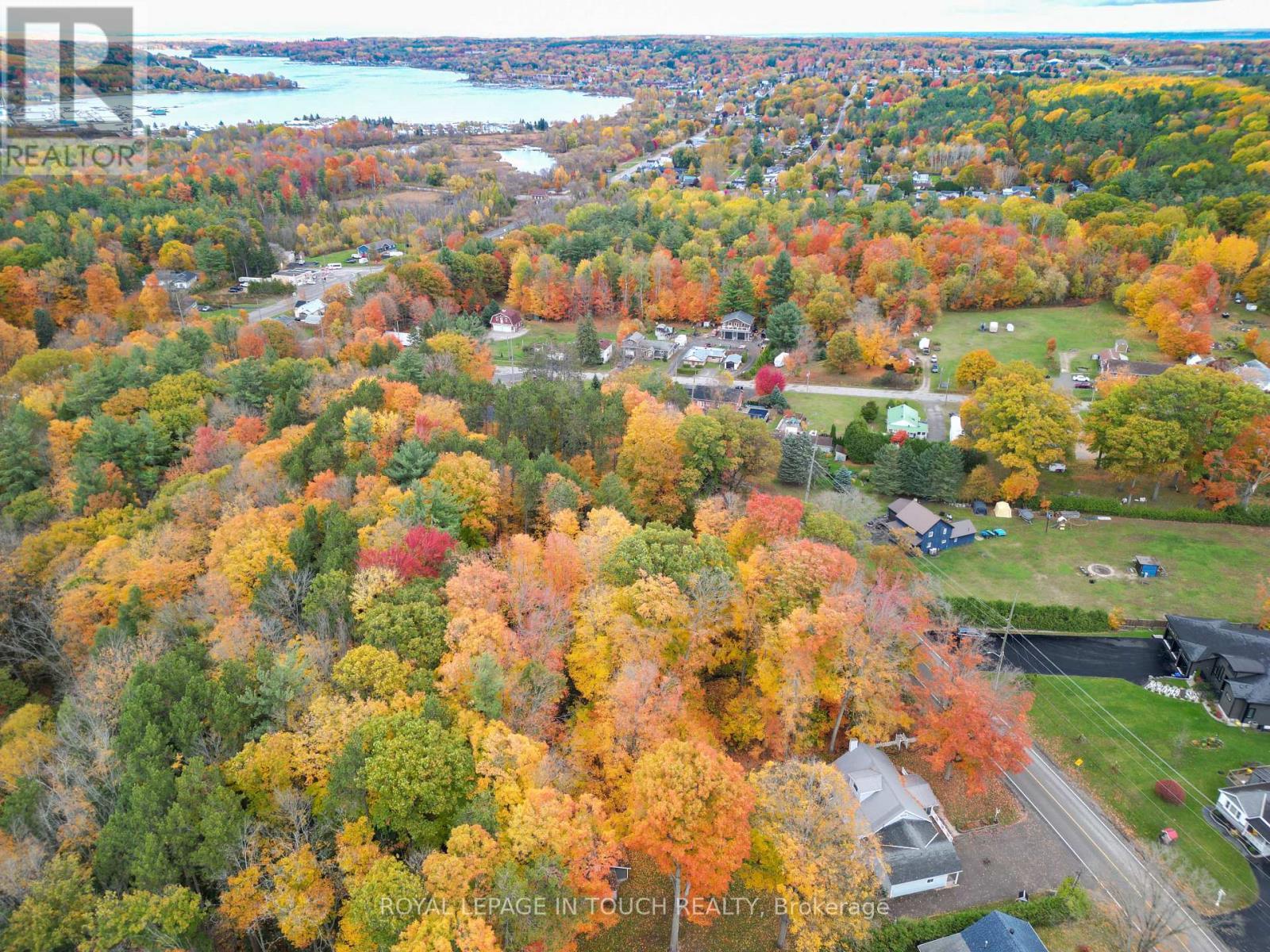 












748 OVERHEAD BRIDGE ROAD

,
Tiny,




Ontario
L9M0V6

