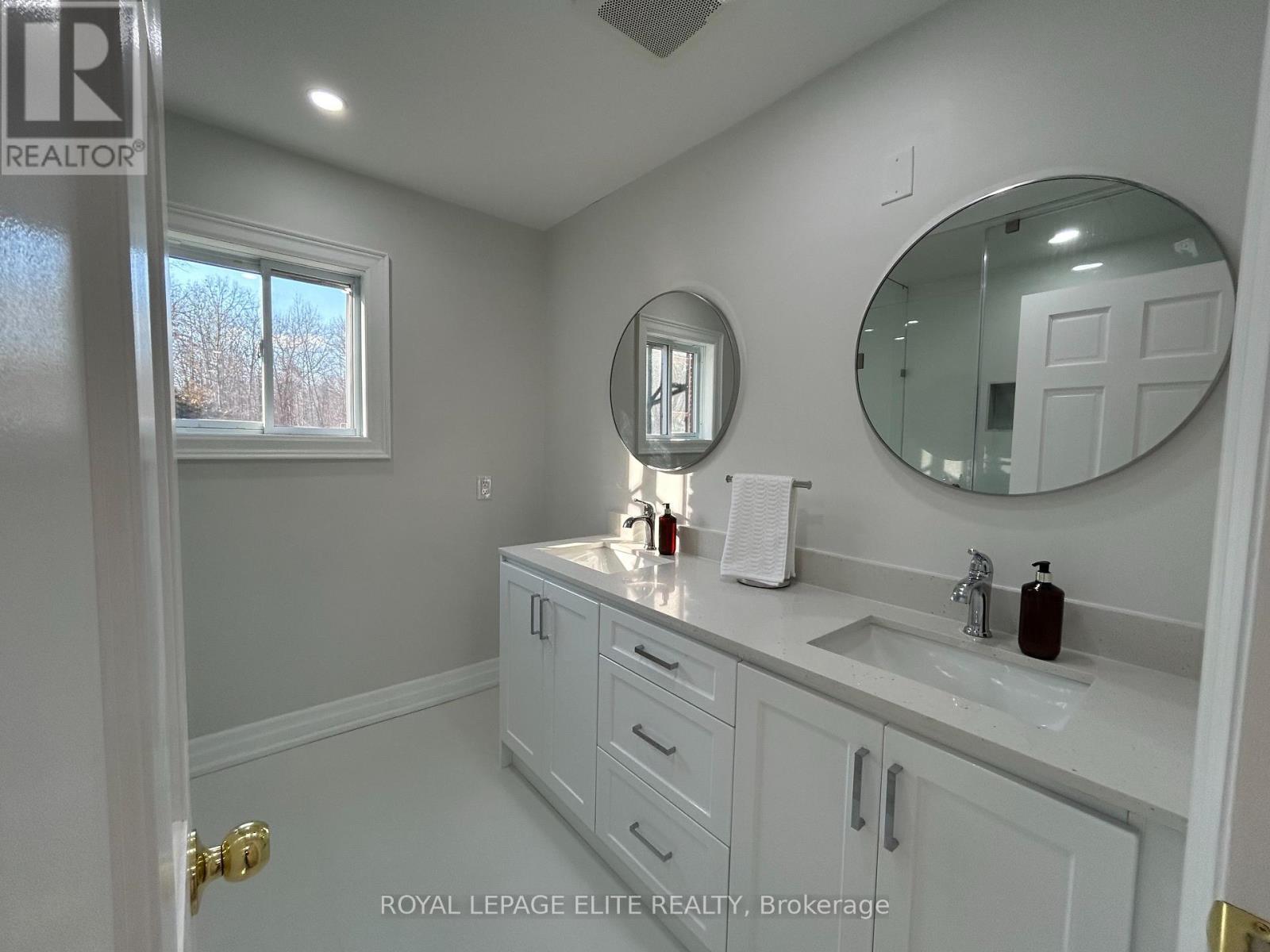 












8737 LINCOLN STREET

,
Niagara Falls,




Ontario
L3B5N7

