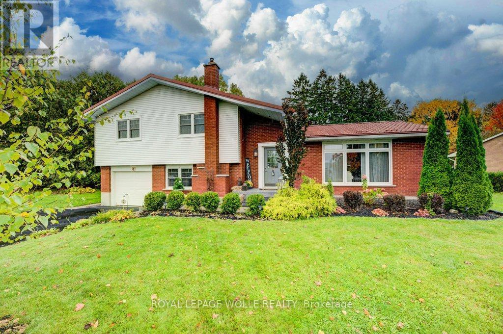 












4 MCDONALD STREET W

,
North Perth,




Ontario
N4W1K4

