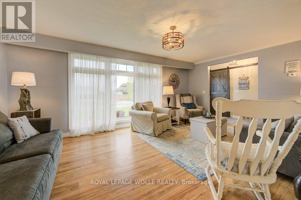 












4 MCDONALD STREET W

,
North Perth,




Ontario
N4W1K4

