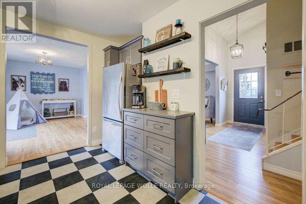 












4 MCDONALD STREET W

,
North Perth,




Ontario
N4W1K4

